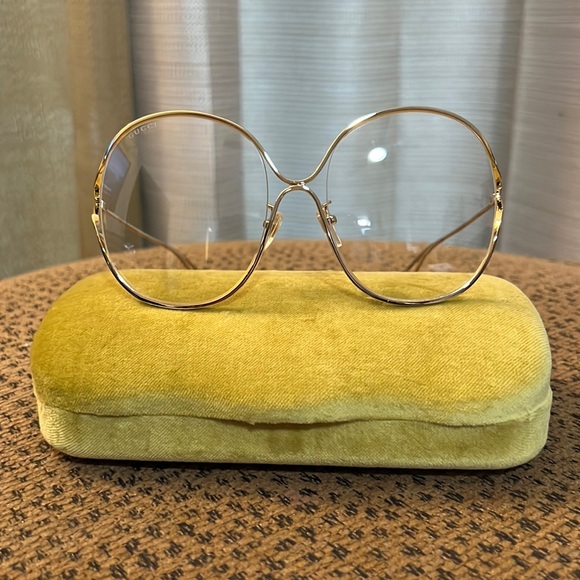 Gucci Accessories - 🌸Gucci Round Pearl tip Sunglasses, Gold🌸